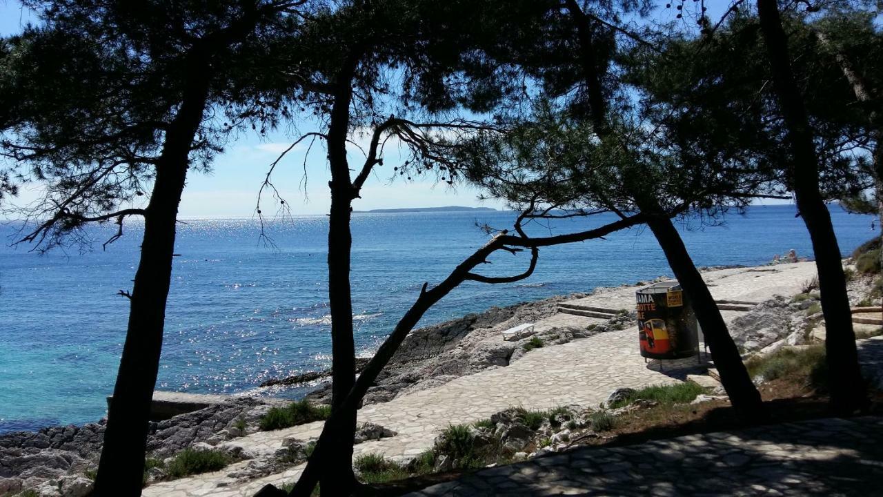 Apartments Villa Adrienne Mali Losinj Bagian luar foto