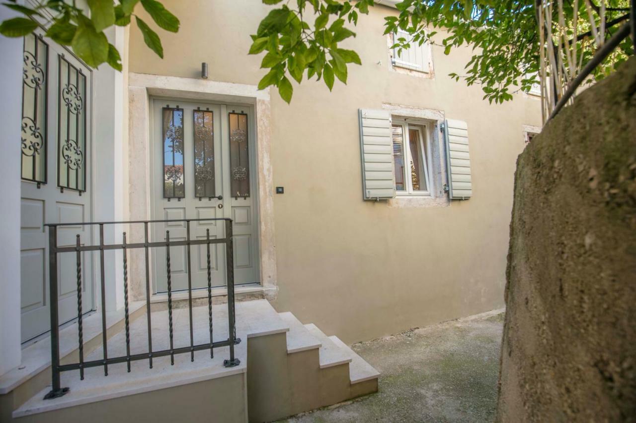 Apartments Villa Adrienne Mali Losinj Bagian luar foto